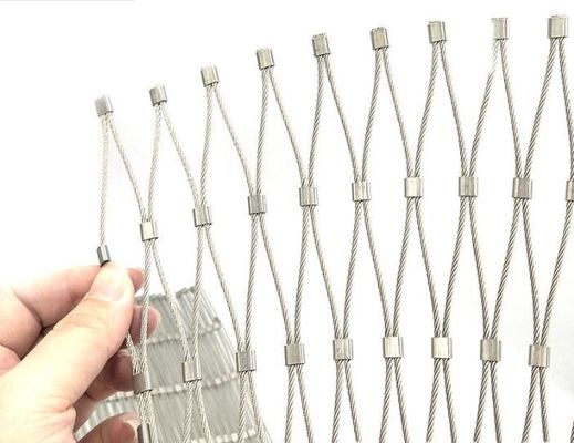 304 স্টেইনলেস স্টিলের রোপ জাল নমনীয় সুরক্ষা নেট, ব্যালকনি এবং চিড়িয়াখানার ঘেরের জন্য কাস্টমাইজড আকারের আলংকারিক তারের দড়ি জাল