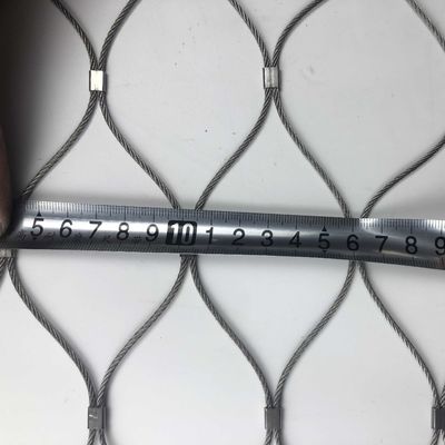 চিড়িয়াখানার বেড়ার জন্য ২মিমি তারের দড়ি, ৫০x৫০মিমি ছিদ্রযুক্ত স্টেইনলেস স্টিলের জাল, যা আঘাত শোষণ করে, ধারালো প্রান্ত নেই এবং অগ্নি-প্রতিরোধী