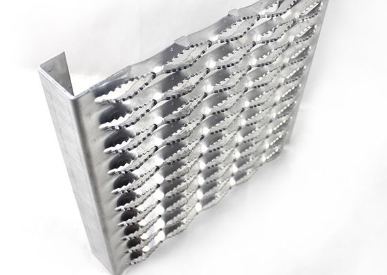 নিরাপত্তা গ্রিট 2.0mm 2.5mm ডায়মন্ড হোল অ্যালুমিনিয়াম গ্র্যাপ স্ট্রট ওয়াকওয়ে